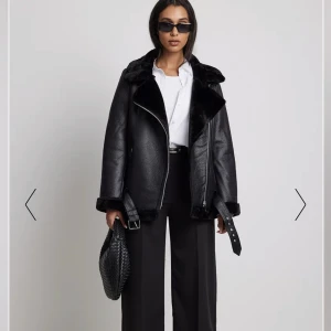 Na kd jacka Ny - Helt ny na kd jacka med tagg kvar strl 36 säljer den för glömde skicka tbx och ångrade mig , så den är endast testad.