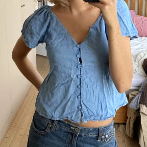 Zara blus - Söt blus i denimfärg från zara! 