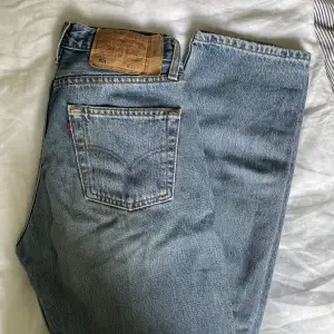 Ljusblå levis jeans. Model 501