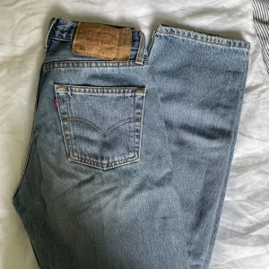 Levis jeans - Ljusblå levis jeans. Model 501