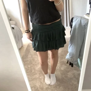 Söt ljol - Super söt kjol från zara använd Max 2 ggr❤️❤️helt slutsåld