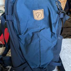 Helt ny och oanvänd fjällräven ryggsäck för hiking, nypris 2500kr 