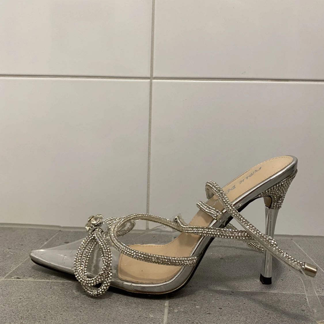 Glittriga klackskor - 91