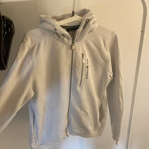 Sail racing hoodie  - Säljer denna sail racing för 350. Kan bytas mot nåt