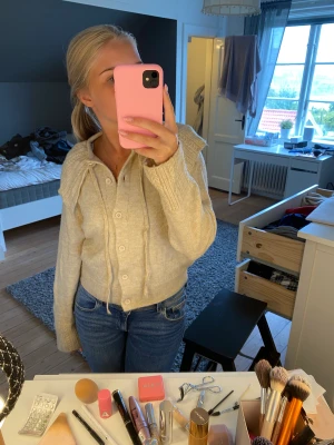 Stickad kofta - Superfin stickad kofta från mango 😚