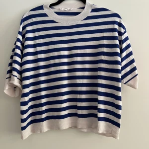 Tröja - Jättefin stickad tröja från Mango, använd en gång❤️