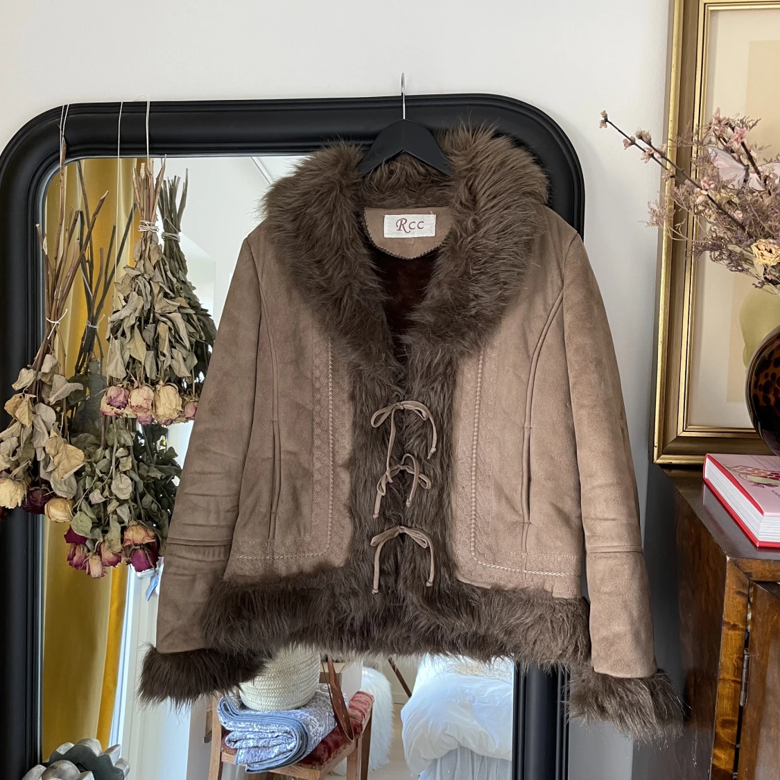 Jacka med päls💘