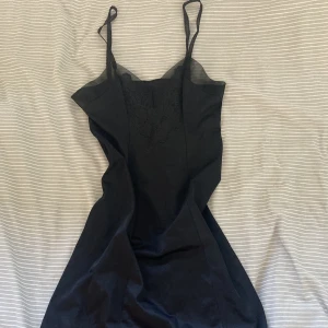 Slip dress - Super fin slip dress/nattlinne som jag köpt second hand, tyvärr är det lite för stort för mig🌹