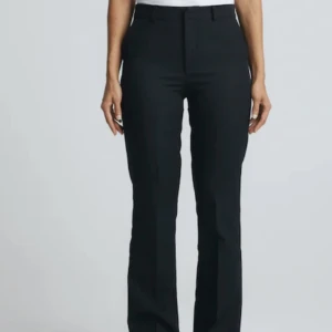 Kostymbyxor Vilma  - Säljer mina kostymbyxor i modellen Vilma från bikbok, de är medelhöga i midjan!