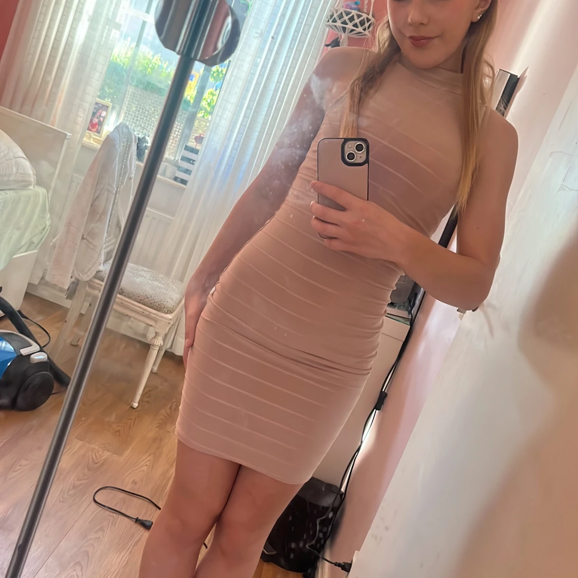 Crowneck rosa klänning