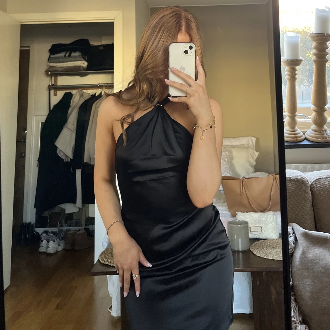 Svart satinklänning - 90