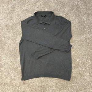 Polo tröja - Jätte snygg polo tröja från Massimo dutti 🔥skick: 9/10 storlek: S/M pris: 329kr