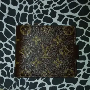 Säljer en Louis Vuitton plånbok 
