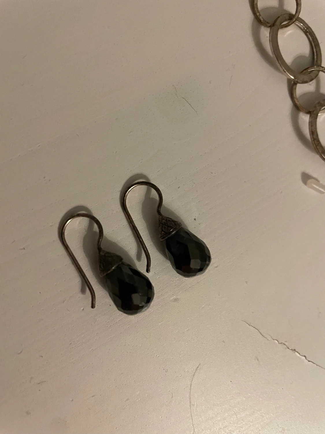 Svarta kristall örhängen