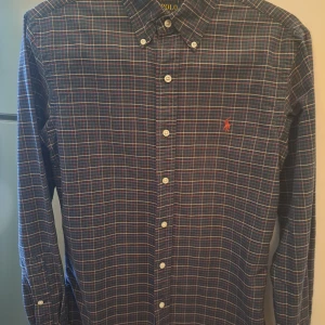 Jättefin herrskjorta - Mycket fin rutig herrskjorta som ny! 