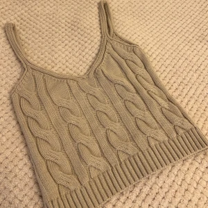 Topp Stradivarius  - Topp från Stradivarius. Helt ny i storlek S.