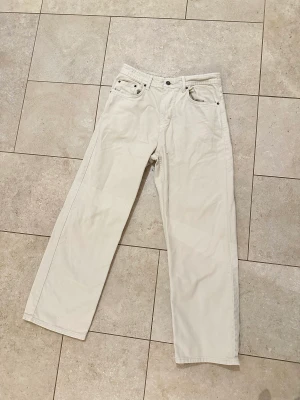 Pull & Bear Jeans - Fräscha Jeans passar inte längre Storlek: 40 