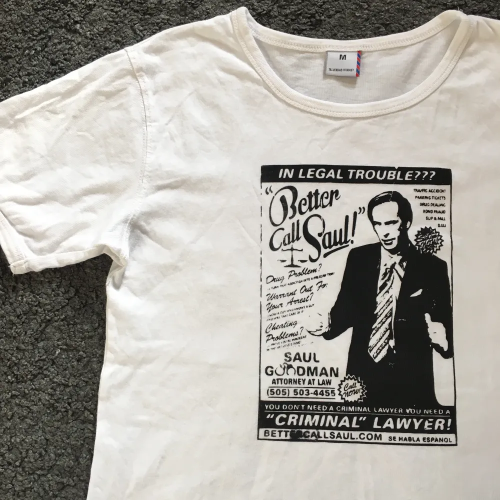 T-shirt med handgjort ”Better Call Saul” tryck på! 100% bomull . T-shirts.