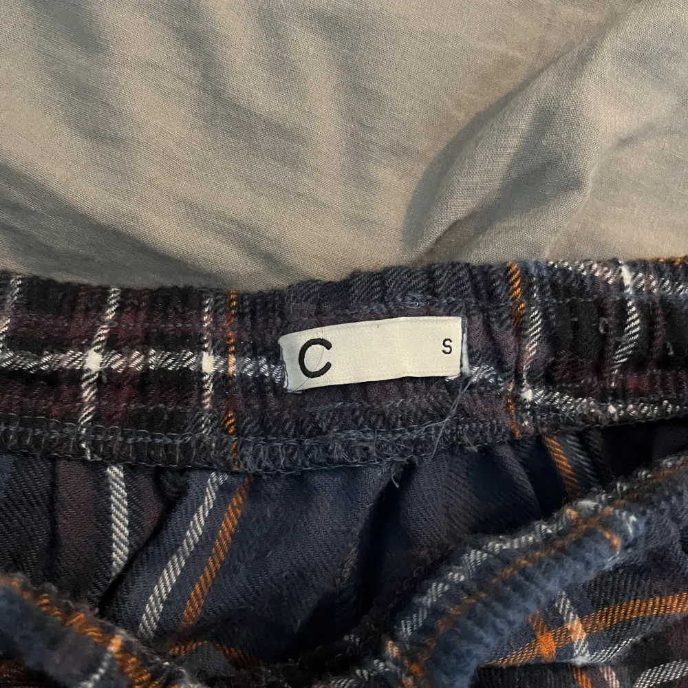 Pyjamas byxor från Cubus i storlek S. Jeans & Byxor.