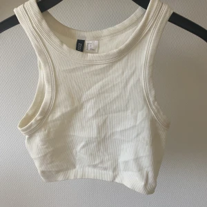 Topp - Krämvit topp❤️