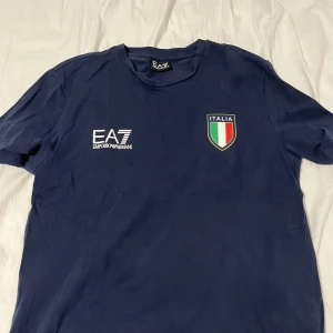 EA7 Italia T-shirt - EA7 t-shirt i gott skick