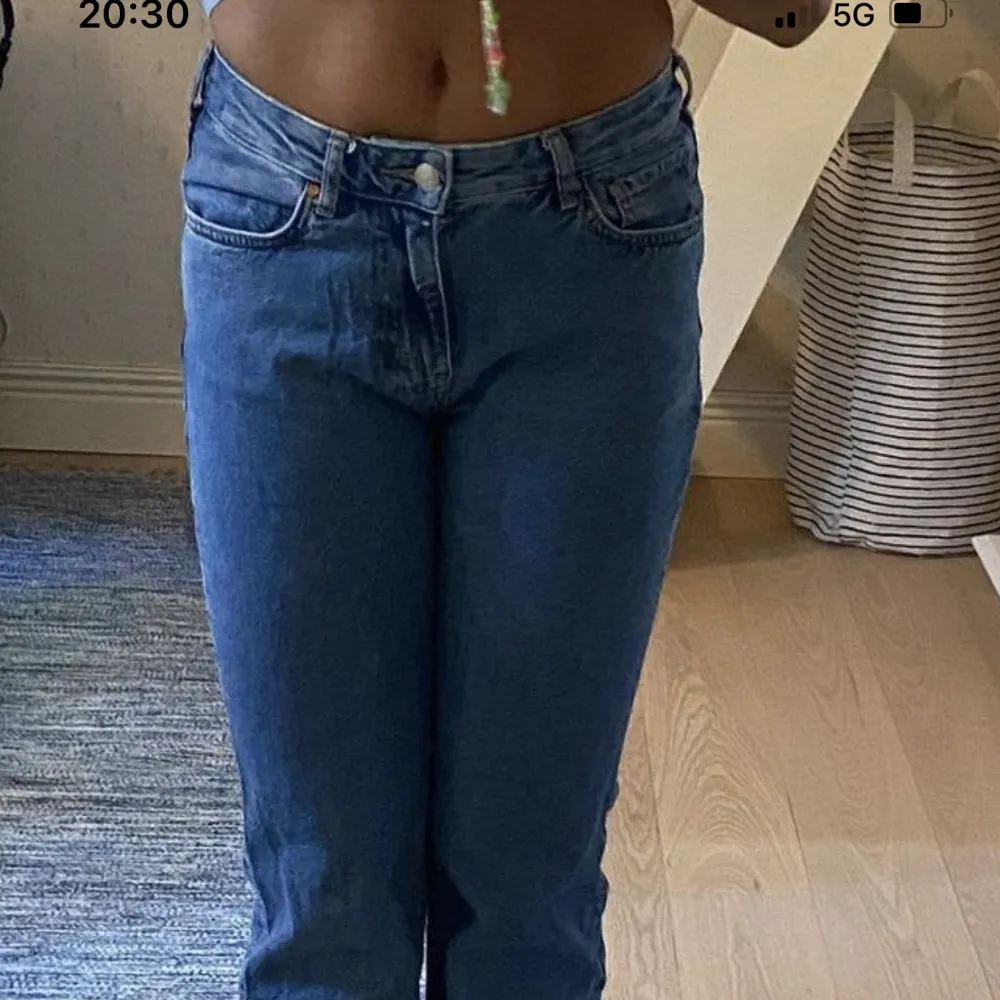 Low waist jeans från BIKBOK! Så så så fina och i så fint skick!. Jeans & Byxor.