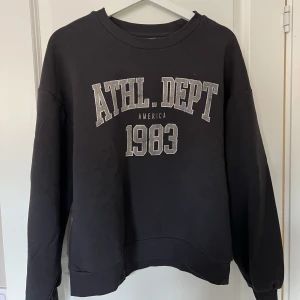 Sweatshirt Gina Tricot - Strl M. Sparsamt använd 🌻 