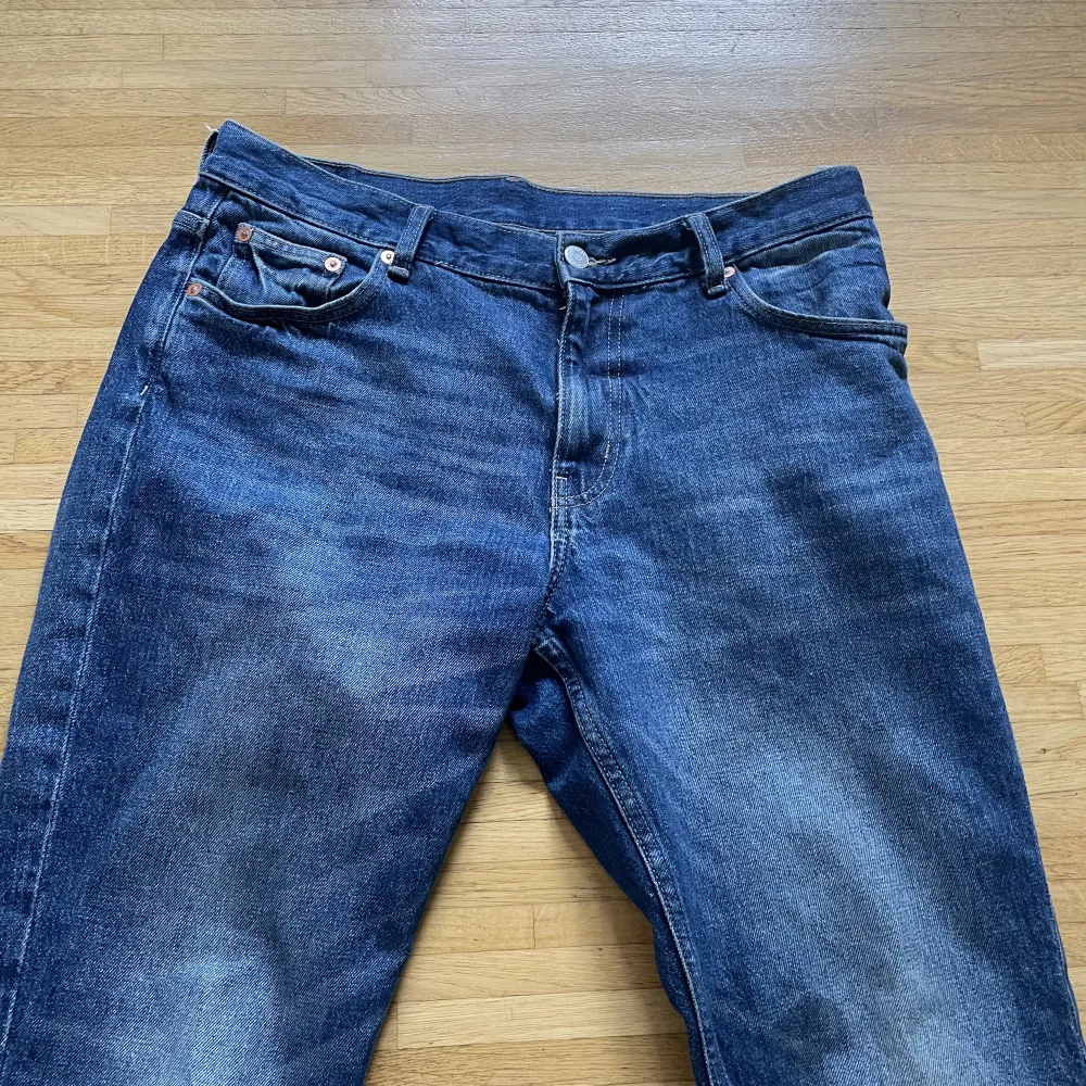 | WEEKDAY Jeans | Skick 9/10 | Storlek 32/30 | Nypris 800 | Pris 225 | . Jeans & Byxor.