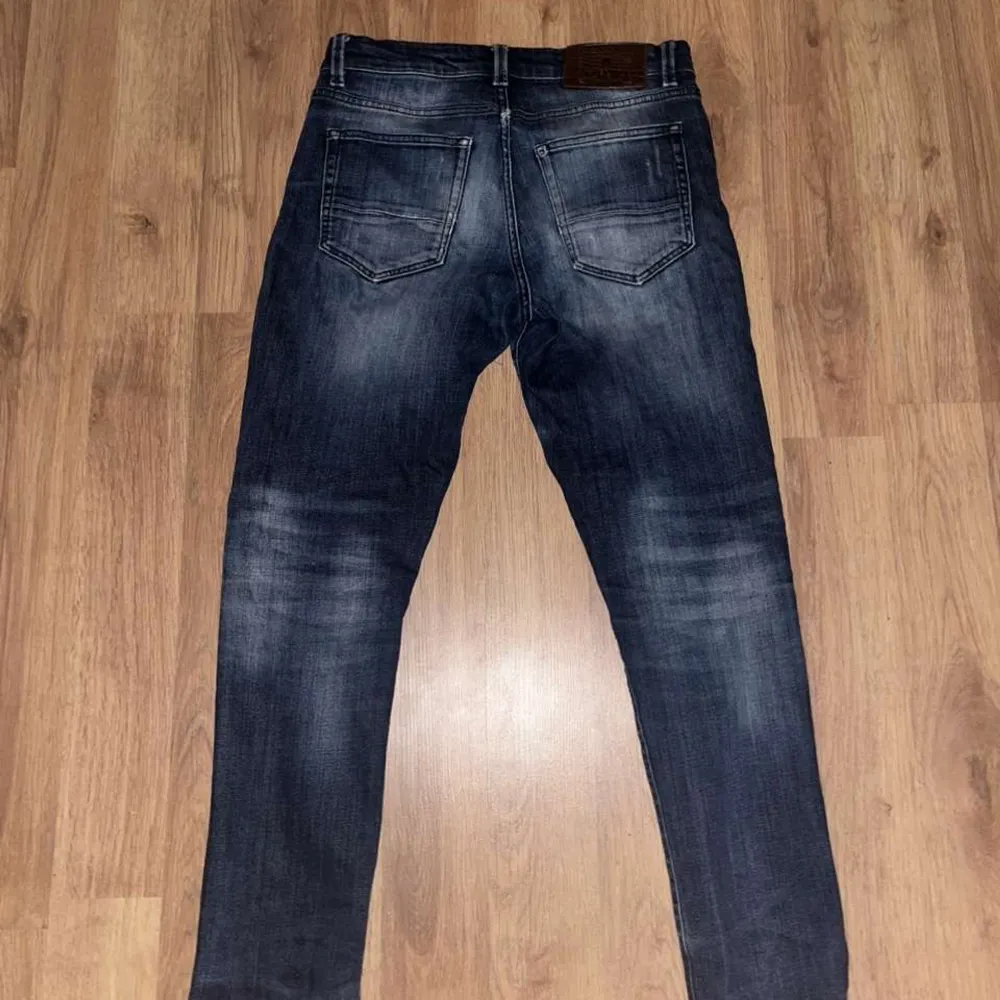 Säljer ett par trelupi jeans odyssey blue köpta för 2199kr, säljer för 500 men pris kan sänkas vid snabbköp. Jeans & Byxor.