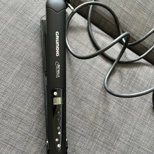 Grundig plattång  - hair straightener used a couple of times, swarovski crystals
