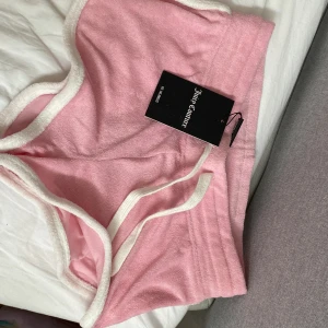 Rosa shorts - Rosa oanvända