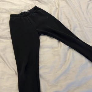 Mjukis - Mjukisbyxor/ kan också användas till gym byxor men kanske är för varmt för de, tvättas innan skick