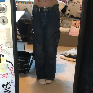 Jeans - W32 L34 (storleken)