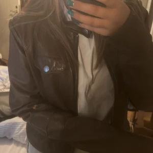 Skinnjacka - Skinnjacka, storlek xxl, men är mindre! 