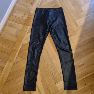 Sommar byxa - Säljer taight byxa pga för små använd några gånger 