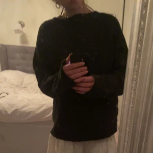 Stickade tröjan  - JÄTTE SNYGG stickad tröja från Vera moda!!💋💋aldrig använd 