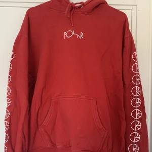 Polar Skate Co hoodie - Hoodie i strl M. Använd fåtal gånger, fint skick.