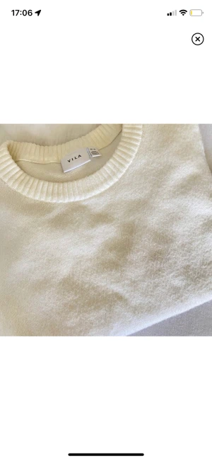 Stickad tröja  - (Lånad bild)  Säljer denna super söka stickade tröjan ifrån vila, den är sparsamt använd så väldigt bra skick. Hör av er för fler och egna bilder💞