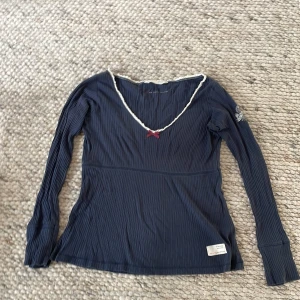 Tröja Odd Molly - Långärmad tröja från Odd Molly 