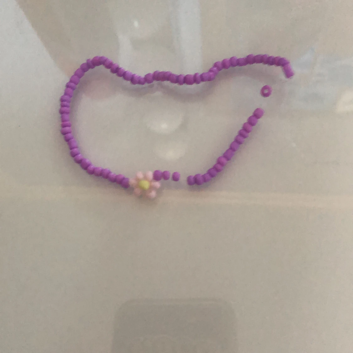 Armband med en blomma 