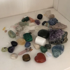 Kristaller  - Olika kristaller skriv privat för pris  (Tryck inte på köp nu)