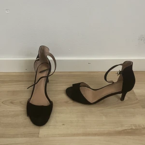 Låg klackskor - Från hm, använd några ggr 