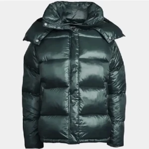 Pufferjacket  - Säljer en superfin jacka från bikbok, den är i jättefint skick och perfekt till vintern! Storlek xs men ganska stor i storleken! 💓💓