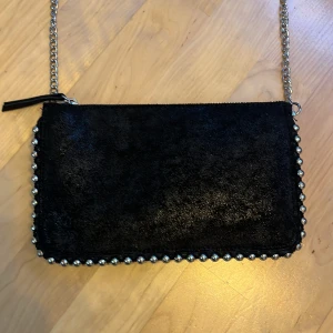 Väska från zara💞 - Nästan helt ny väska från zara😍