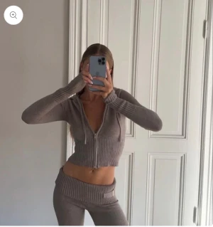 Catania sett - Säljer de här jättefina sättet pga att de var för litet💕 bara testat, sitter som en xs 