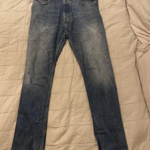 Jeans - Feta jeans! Skick: 9/10 Strlk: 30 färg: blå💯🔪🤙