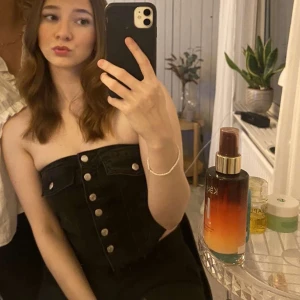 Jeans topp - Trendig jeanstopp i storlek S, stretchig.