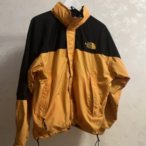 The north face windbreaker  - Vintage TNF jacka, size L fits like M
