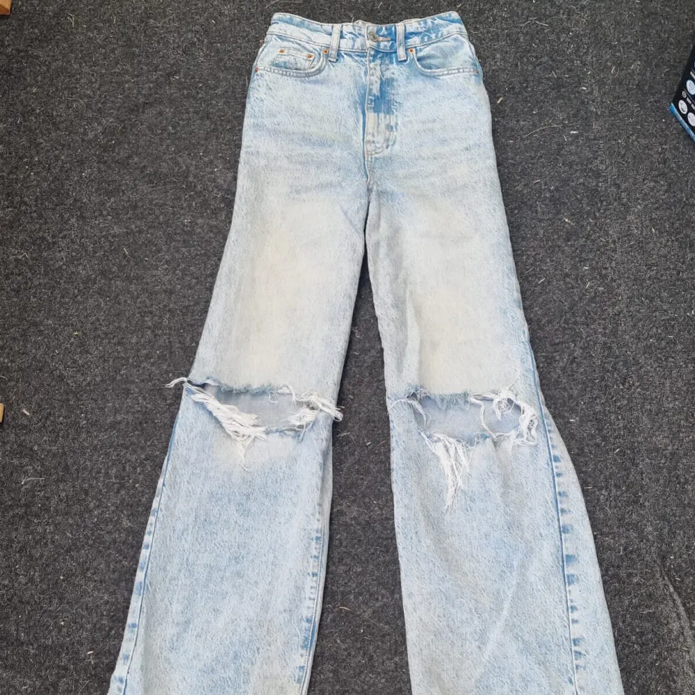 Jag säljer nu mina gina tricot jeans. De är sparsamt använda och i ett bra skick. St. 32💕. Jeans & Byxor.