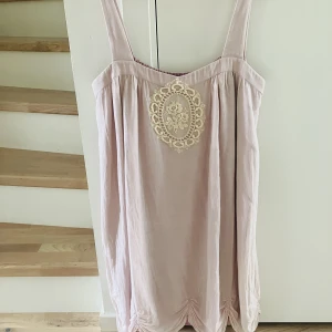 Klänning  - Stl S. Mycket fint skick.